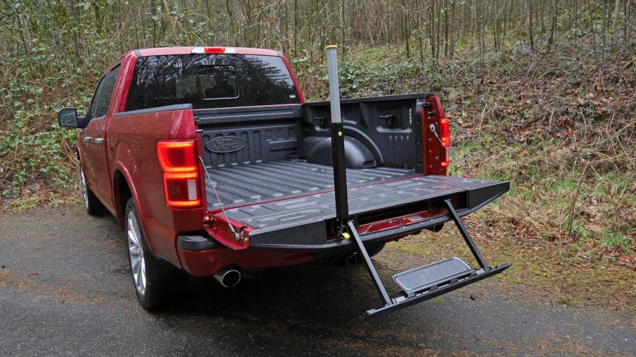 Багажник Ford F-150 Limited SuperCrew 2018 года  (фото 25 из 59)
